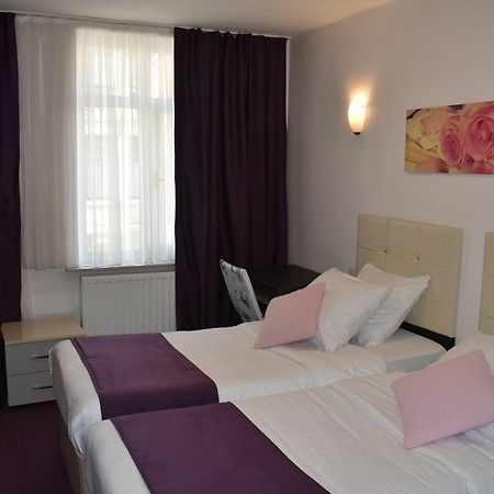 Hotel Meribel Saint-Josse-ten-Noode ภายนอก รูปภาพ