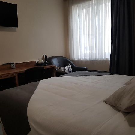 Hotel Meribel Saint-Josse-ten-Noode ภายนอก รูปภาพ