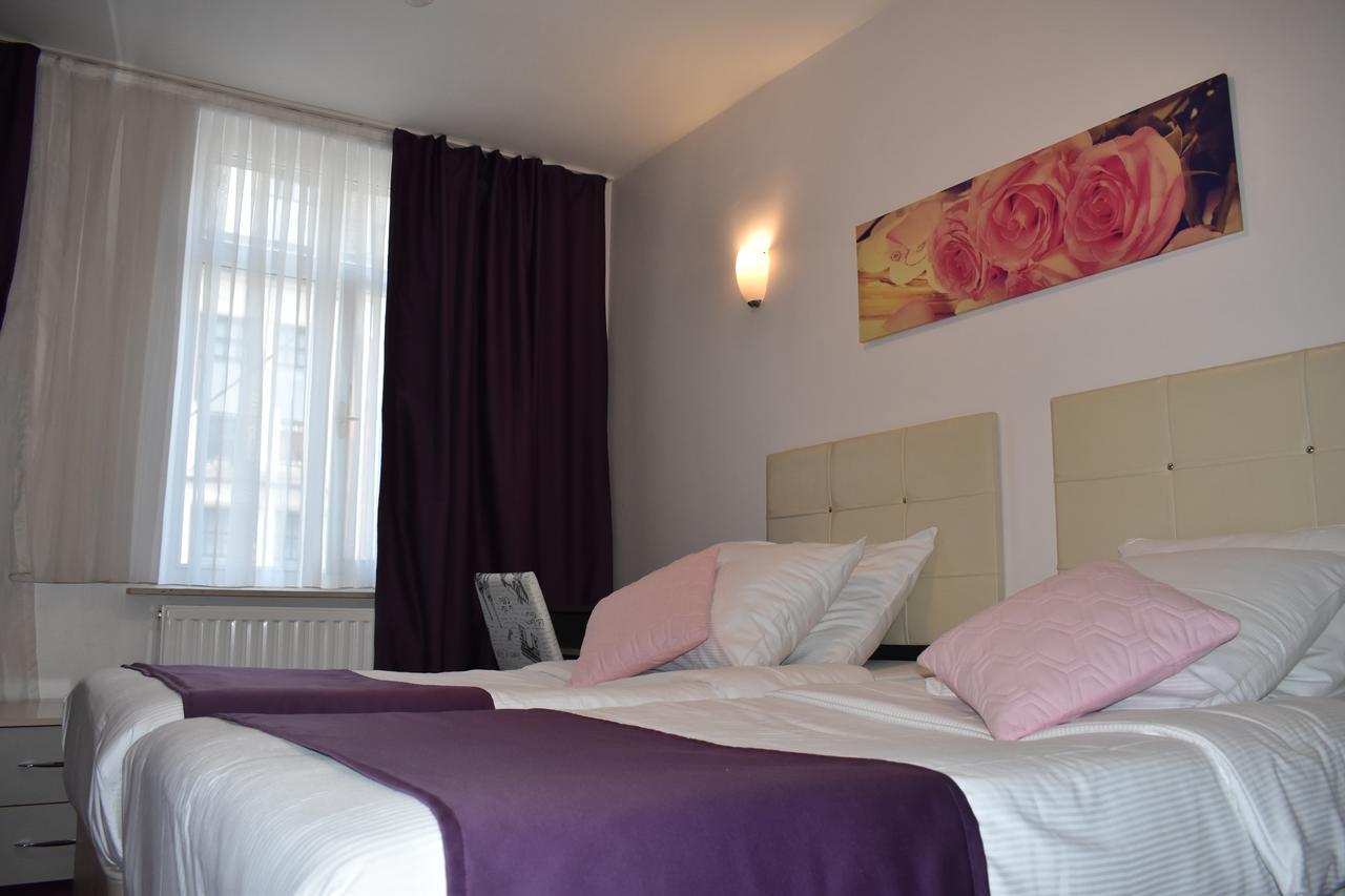 Hotel Meribel Saint-Josse-ten-Noode ภายนอก รูปภาพ