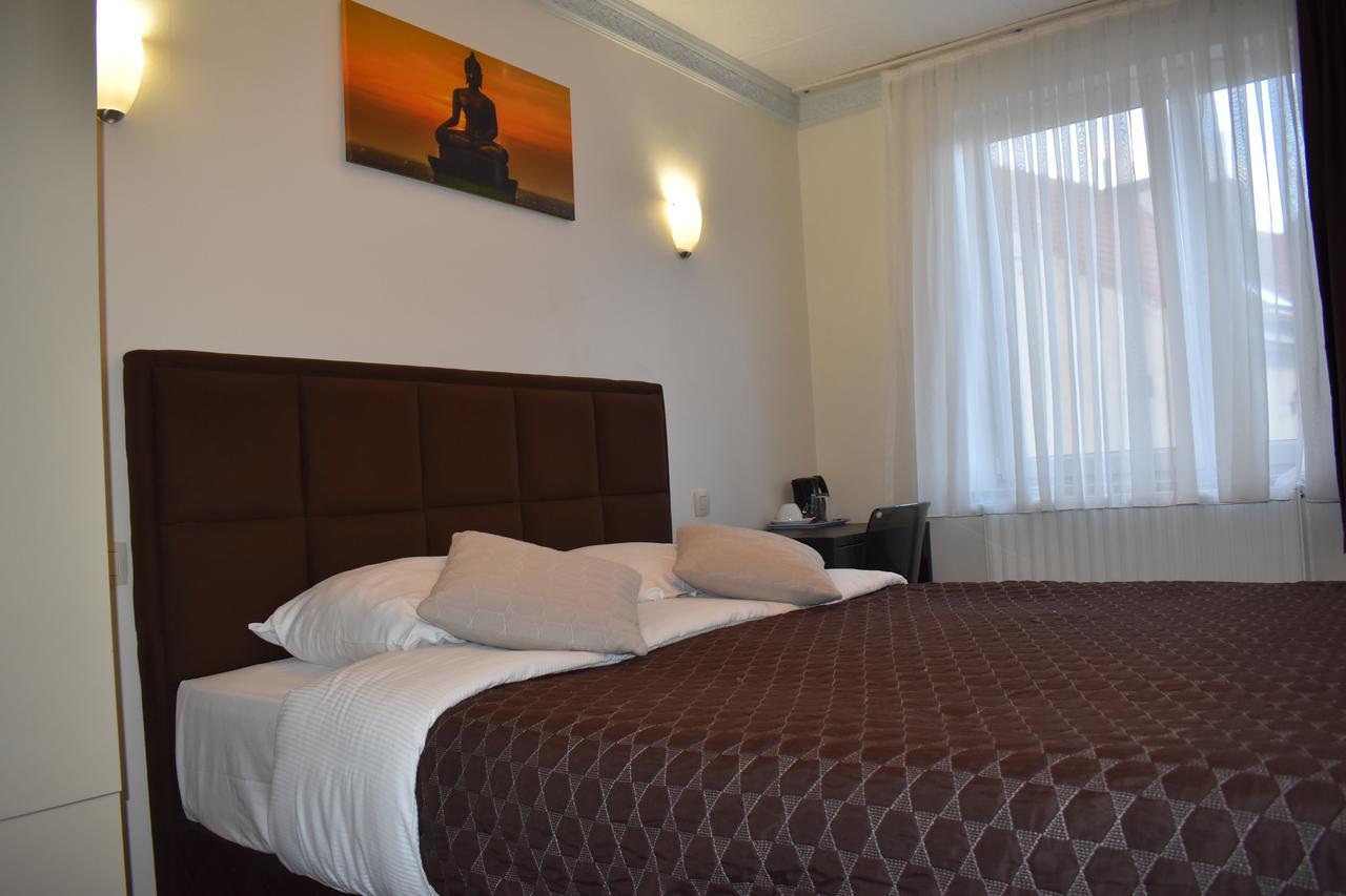 Hotel Meribel Saint-Josse-ten-Noode ภายนอก รูปภาพ