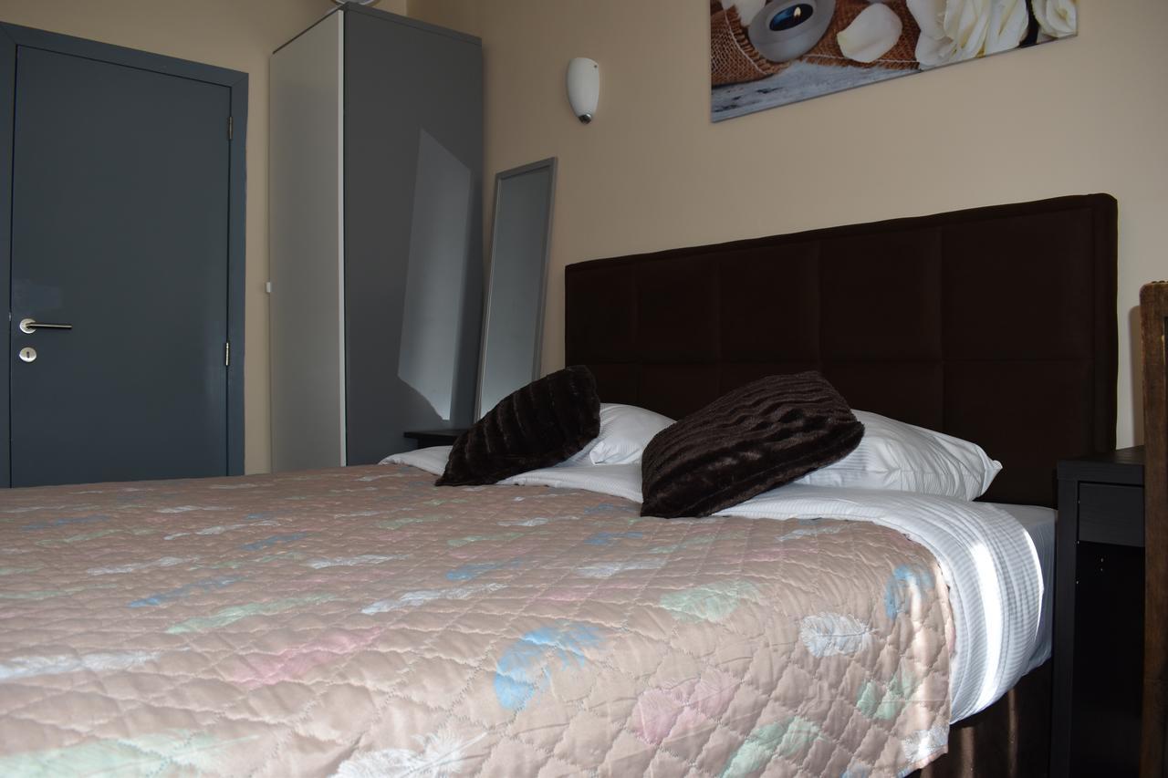 Hotel Meribel Saint-Josse-ten-Noode ภายนอก รูปภาพ
