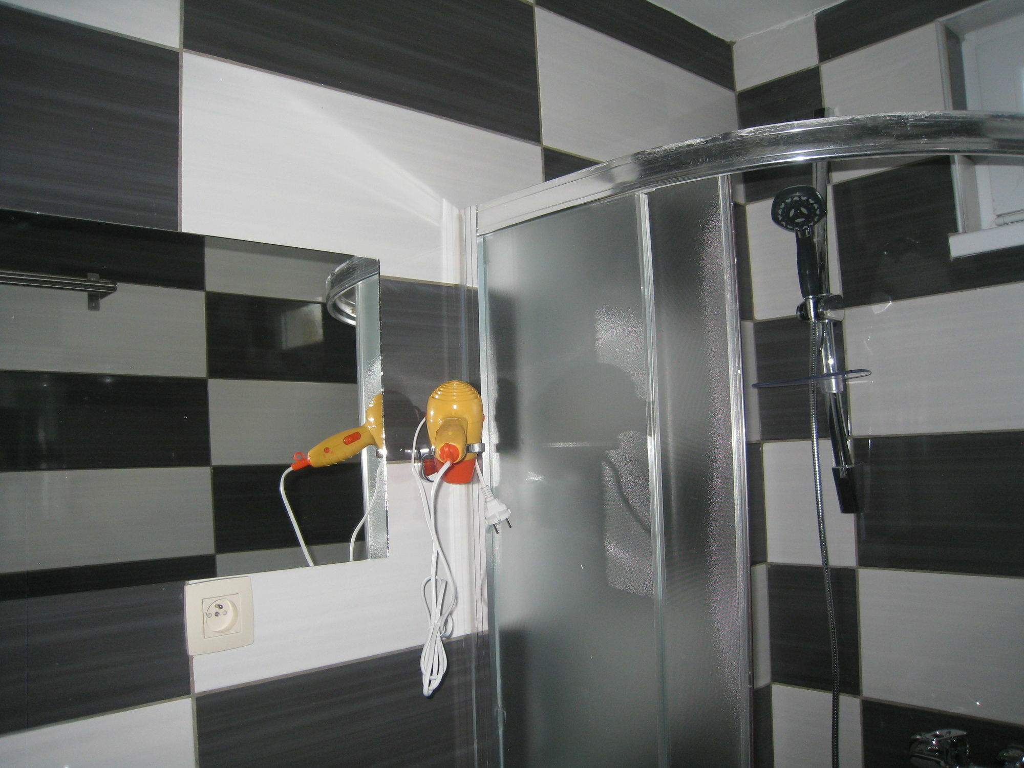 Hotel Meribel Saint-Josse-ten-Noode ภายนอก รูปภาพ