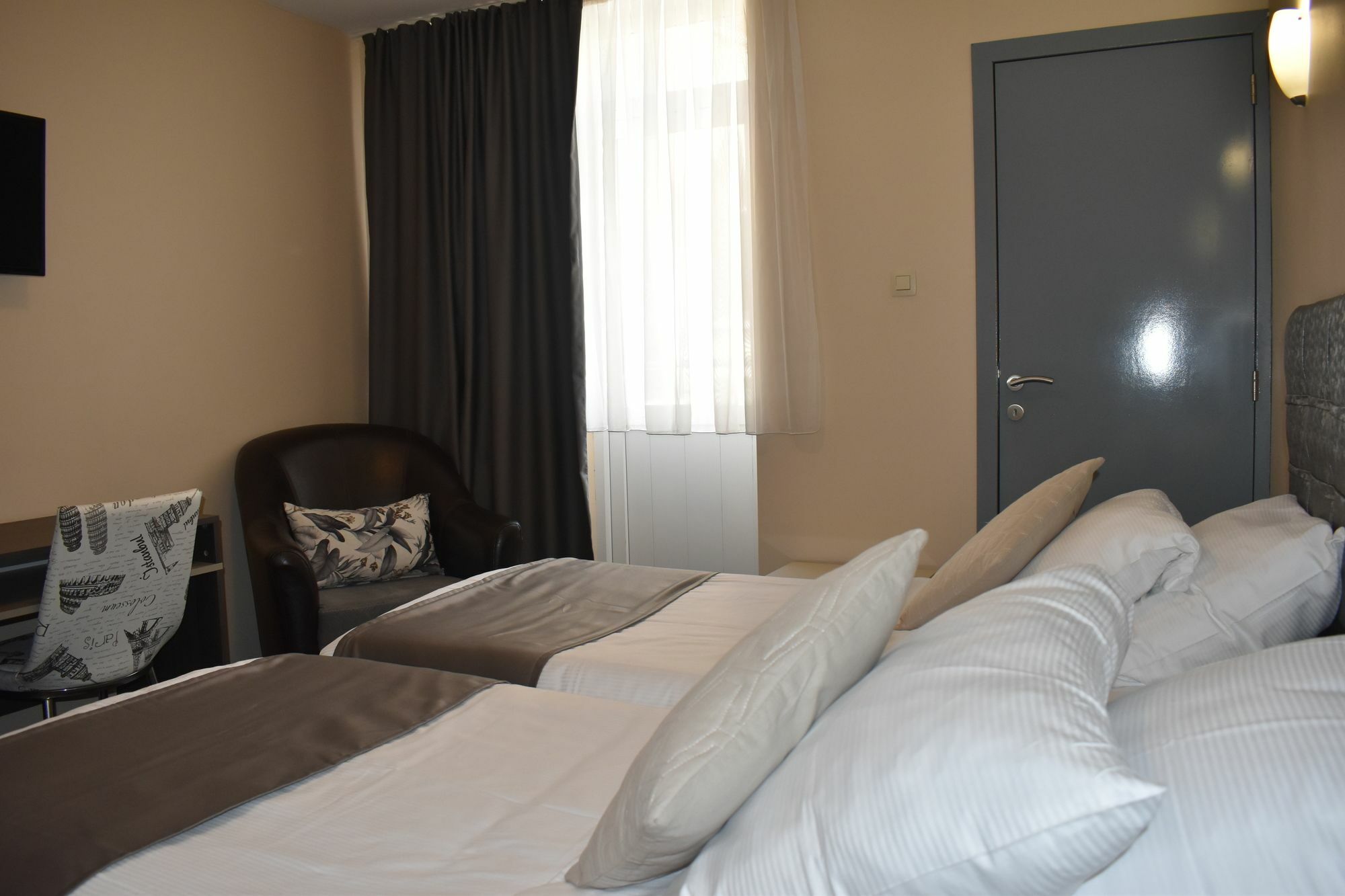 Hotel Meribel Saint-Josse-ten-Noode ภายนอก รูปภาพ