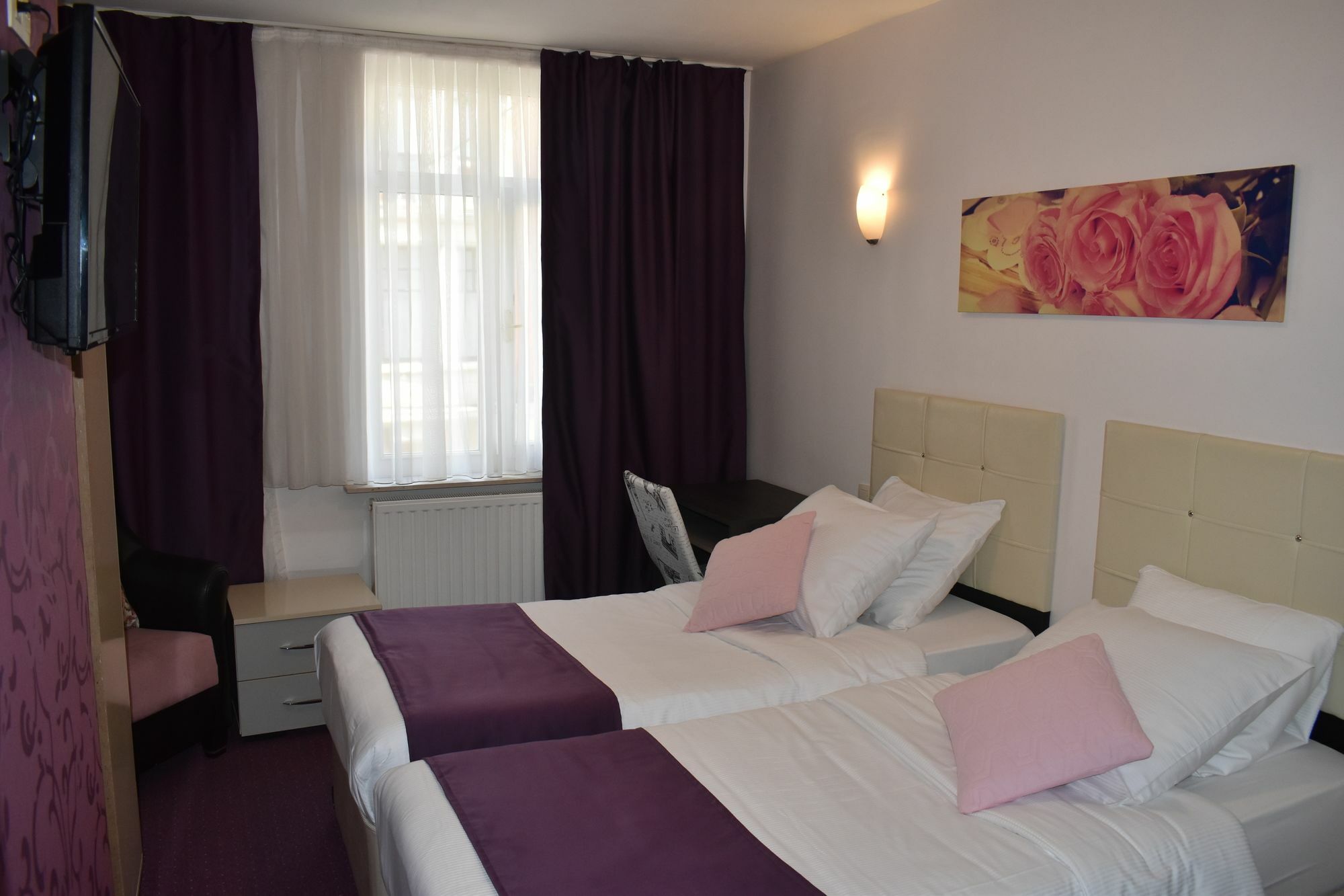 Hotel Meribel Saint-Josse-ten-Noode ภายนอก รูปภาพ