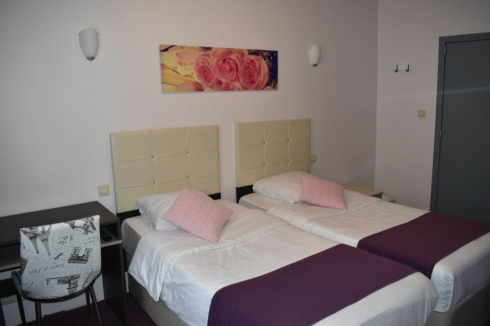 Hotel Meribel Saint-Josse-ten-Noode ภายนอก รูปภาพ