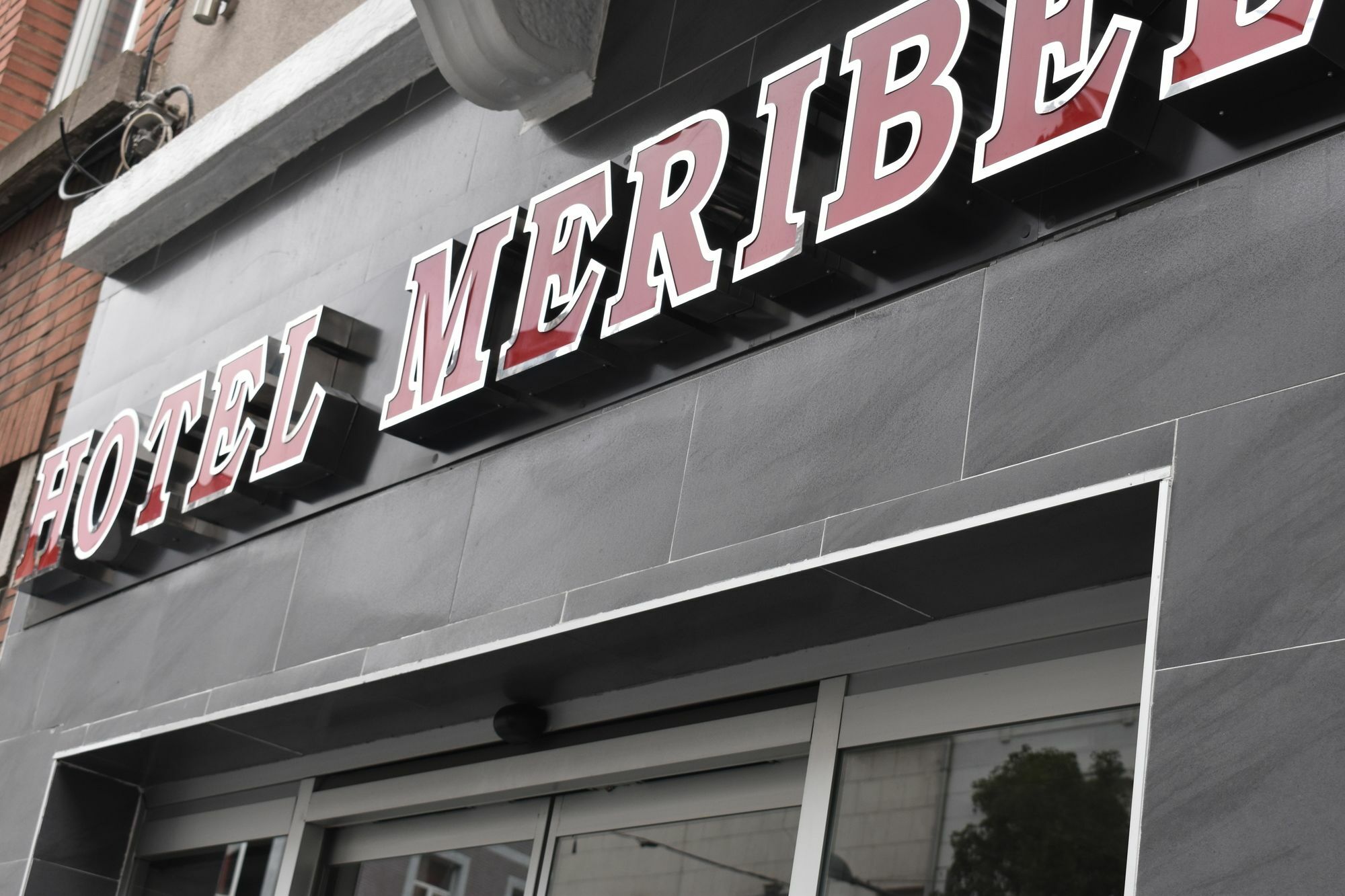 Hotel Meribel Saint-Josse-ten-Noode ภายนอก รูปภาพ