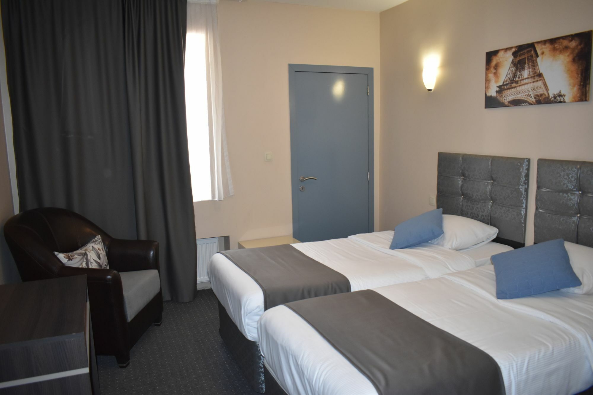 Hotel Meribel Saint-Josse-ten-Noode ภายนอก รูปภาพ