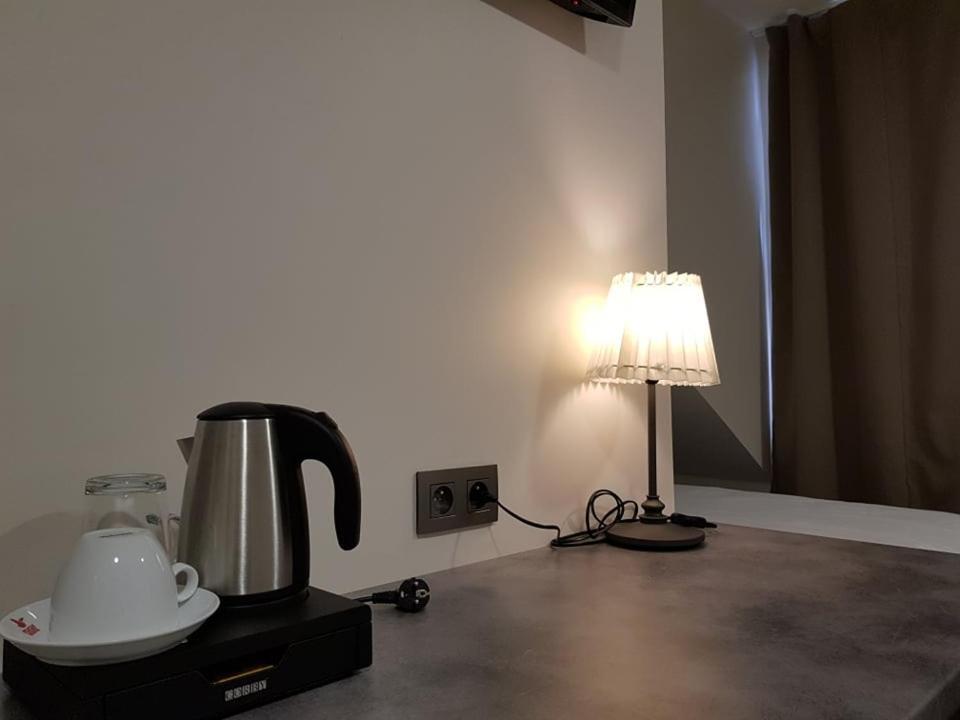 Hotel Meribel Saint-Josse-ten-Noode ภายนอก รูปภาพ